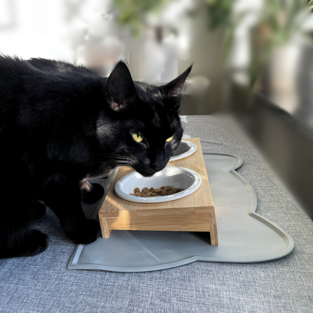 Komplett matstation i bambu med silikonunderlägg