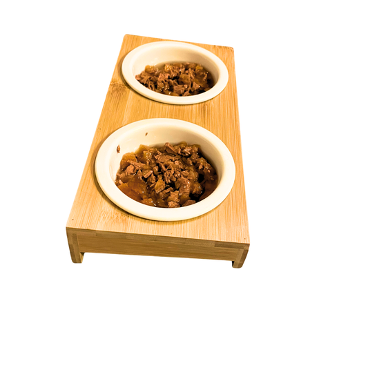 Matstation i bambu – Stilren matplats med keramikskålar